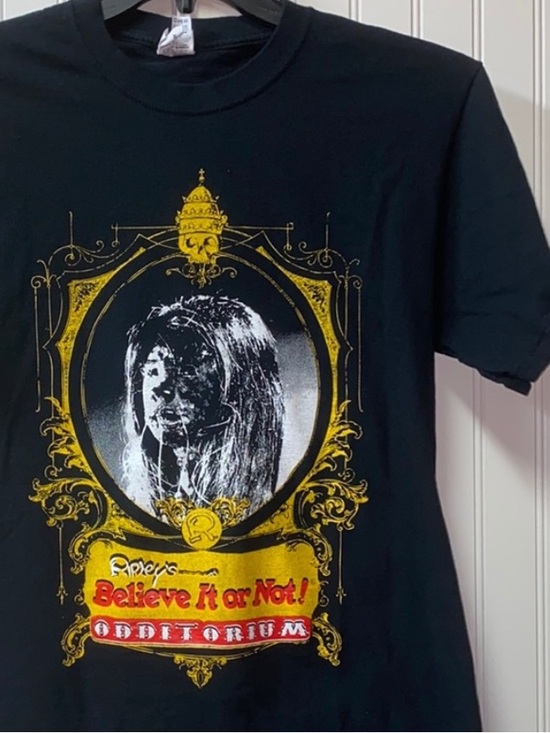 Jerzees Tops - Ripleys Believe It or Not! Oddities Shirt M Shrunken Head Goth Witch